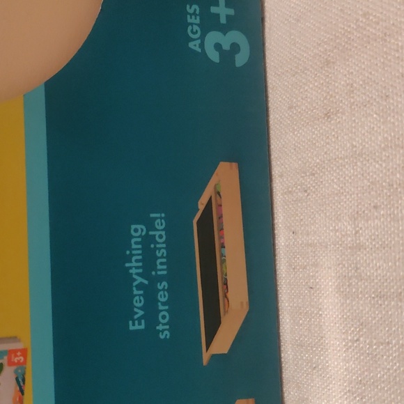 Easel Jr. Magnetic Dry Erase And Chalkboard preschool 70 magnets! New - Picture 8 of 10